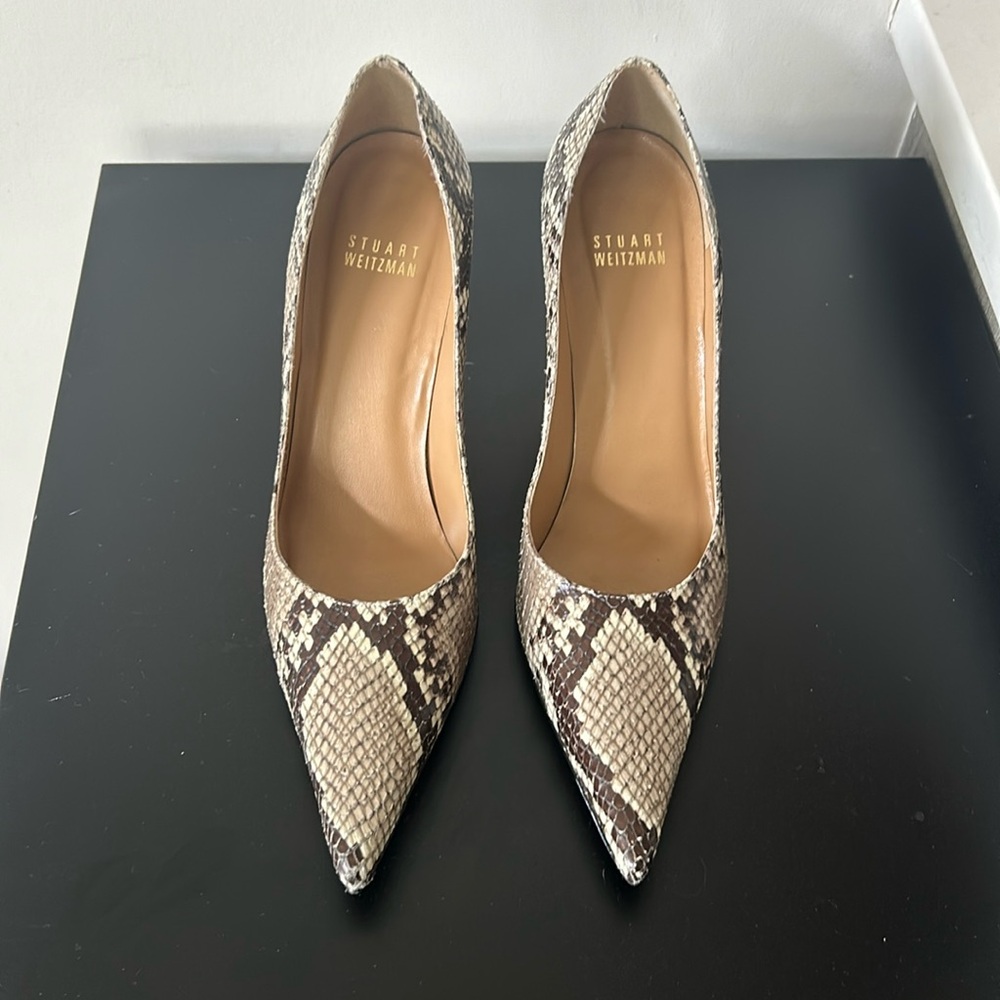 Stuart Weitzman Snakeskin Pumps - Size 7.5 M -3.5” Heel -Excellent Condition
